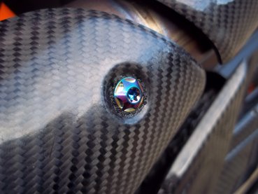 2 x Titanschraube für den Krümmer Hitzeschutz passend für KTM 690 SMC R Enduro R Husqvarna 701