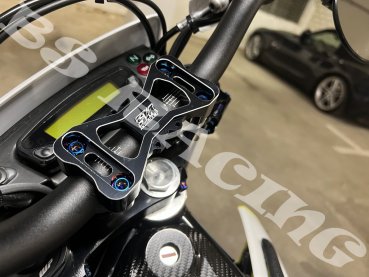 Preview: Lenkerklemmung Titanschrauben Blau-Lila 4x M8x25 passend für Husqvarna 701 FE FC FX KTM 690 SMC-R EXC SX F