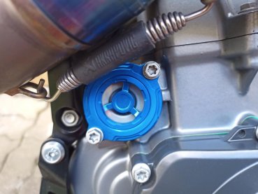 Ölfilterdeckel mit Schauglas blau  passend für  Husqvarna 701 Supermoto Enduro Vitpilen Norden 901