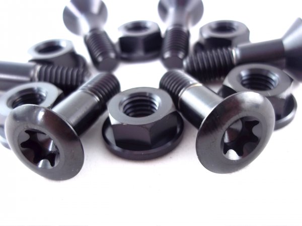 Titan Kettenrad Schrauben Set Schwarz passend für KTM 690 SMC R Enduro R EXC SX SXF SXS Husqvarna 701 FE FX FC FX FS Husaberg