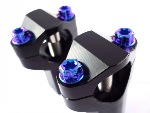 Lenkerklemmung Titanschrauben Violett-Blau 4x M8x25 passend für Husqvarna 701 FE FC FX KTM 690 SMC-R EXC SX F