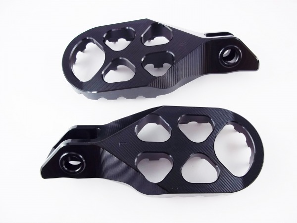 Fußrasten schwarz passend für 2023-26 Husqvarna 125-501 TE FE FC FX TX TC