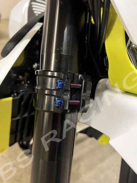 Gabelbrücke Titanschrauben Blau-Lila gebrannt passend für Husqvarna FE TE FC FS, KTM EXC SixDays SX