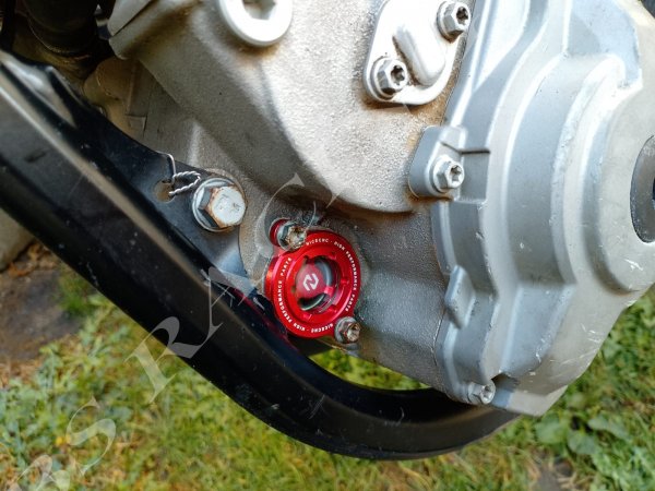 Schauglas Ölfilterdeckel rot passend für GasGas 250 350 450 MC EX EC