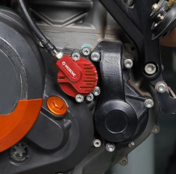 Tuning Ölfilter Deckel Rot rechts passend für GasGas 700 SM ES